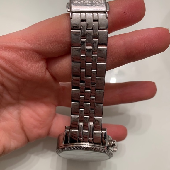 Michael Kors silver and Crystal watch - Picture 4 of 5
